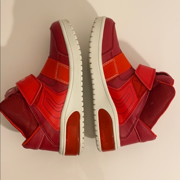Geox Red HighTops with USB/LED heel messaging - Picture 7 of 9